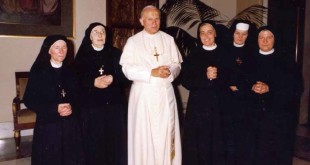Le suore con Papa G. Paolo II